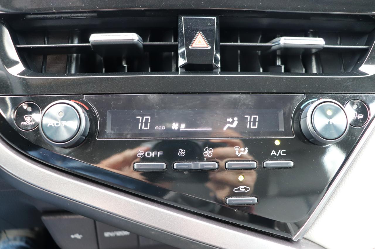 Toyota Camry SE Auto (Natl) 2023