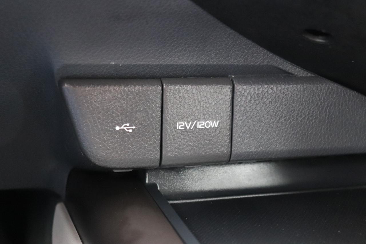 Toyota Camry SE Auto (Natl) 2023