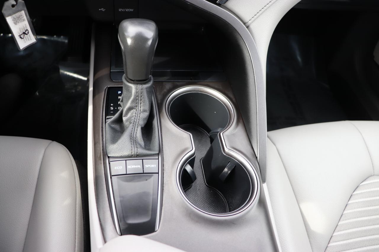 Toyota Camry SE Auto (Natl) 2023