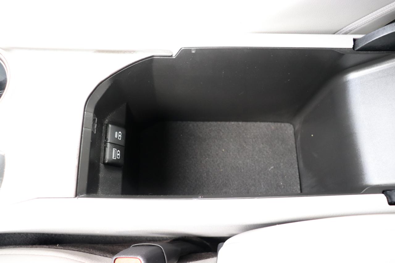 Toyota Camry SE Auto (Natl) 2023