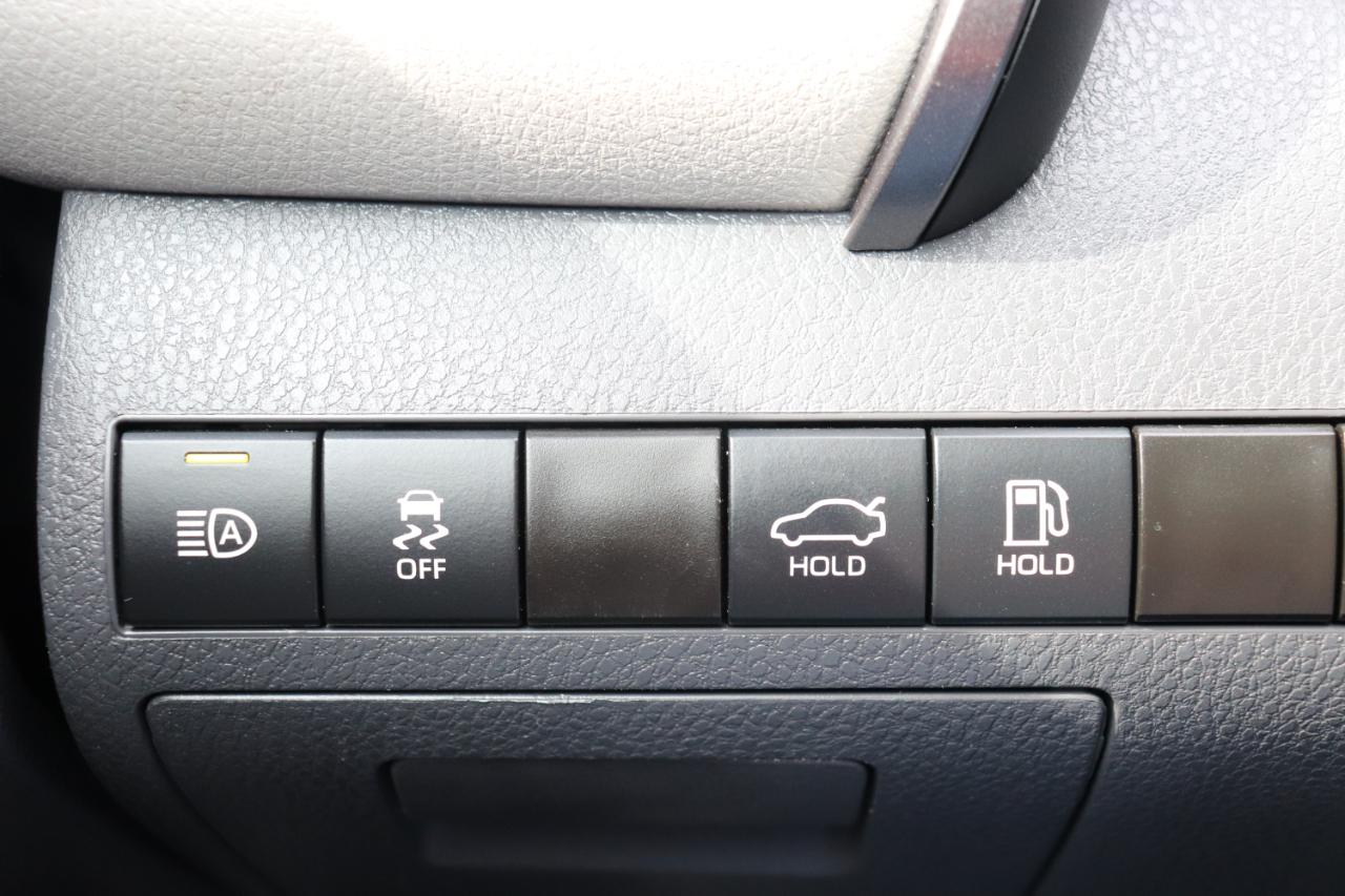 Toyota Camry SE Auto (Natl) 2023