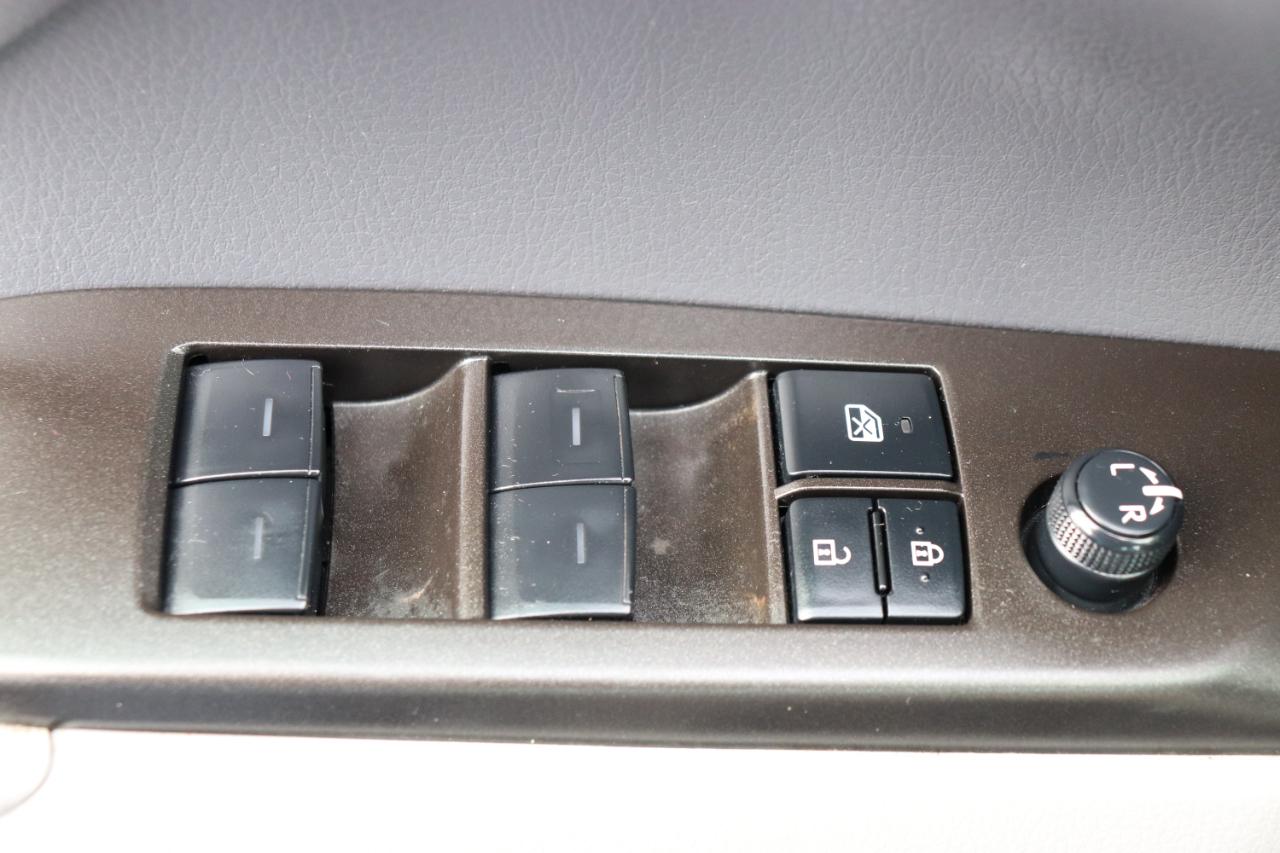 Toyota Camry SE Auto (Natl) 2023