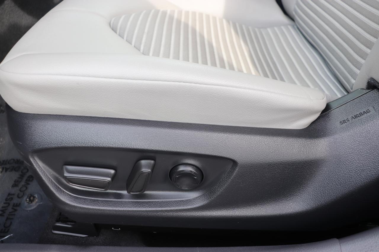 Toyota Camry SE Auto (Natl) 2023