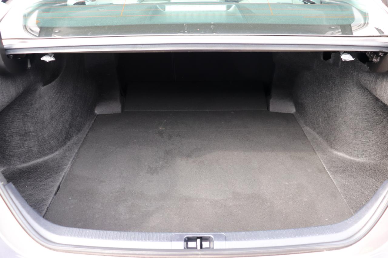 Toyota Camry SE Auto (Natl) 2023