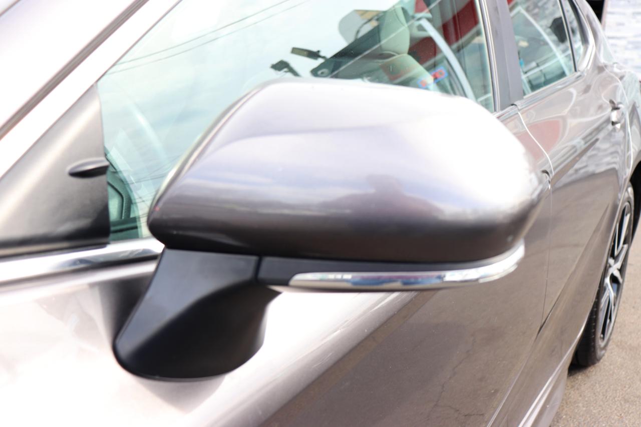 Toyota Camry SE Auto (Natl) 2023