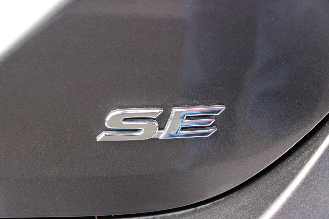 Toyota Camry SE Auto (Natl) 2023