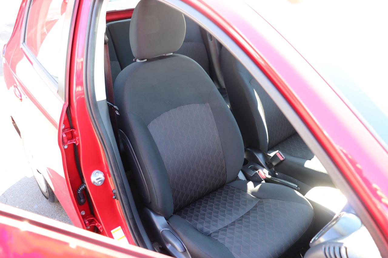 Mitsubishi Mirage ES CVT 2024