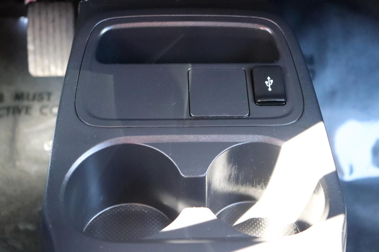 Mitsubishi Mirage ES CVT 2024