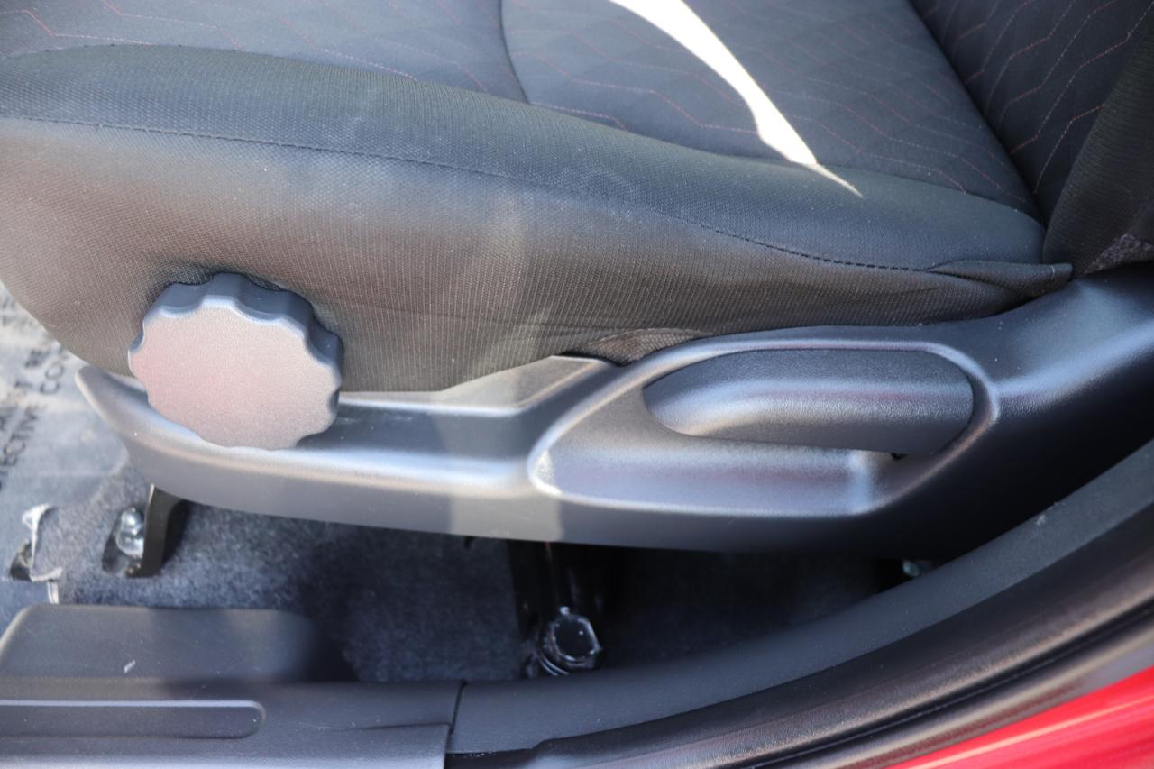 Mitsubishi Mirage ES CVT 2024