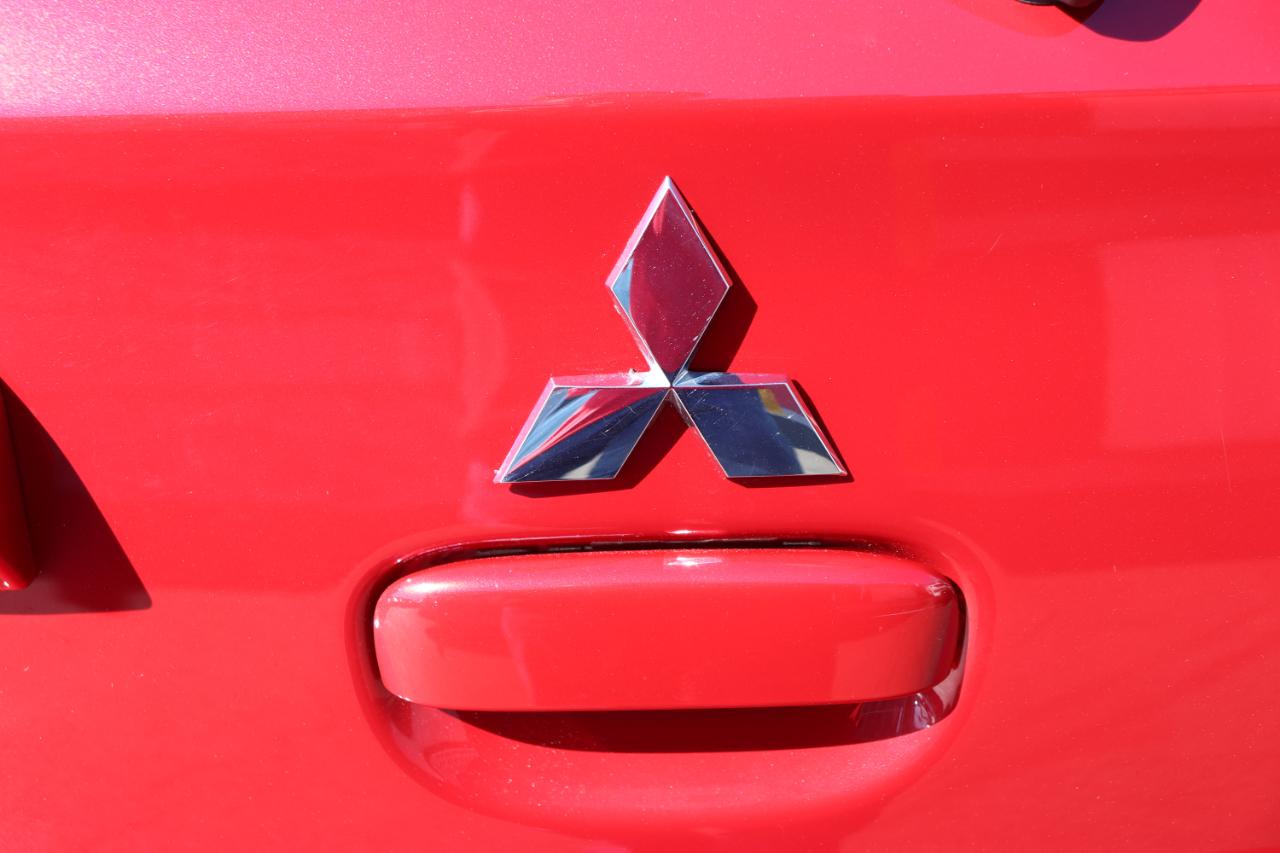 Mitsubishi Mirage ES CVT 2024