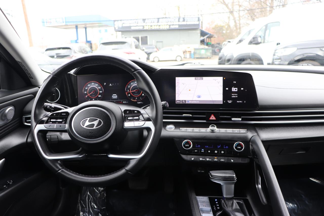 Hyundai Elantra Limited IVT 2024