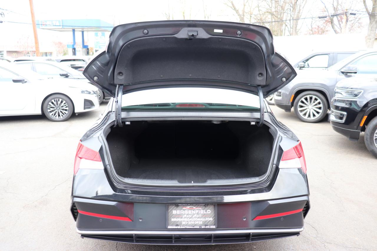 Hyundai Elantra Limited IVT 2024