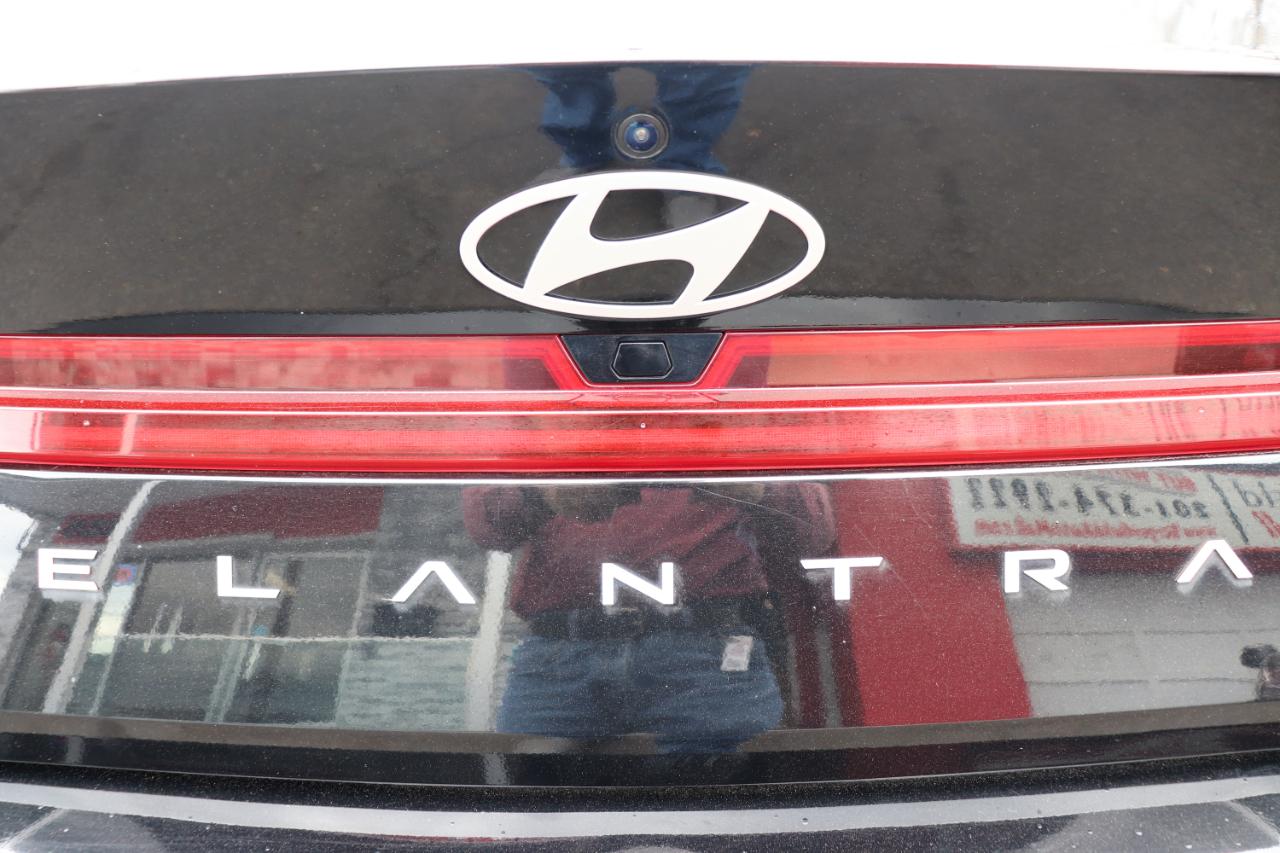 Hyundai Elantra Limited IVT 2024