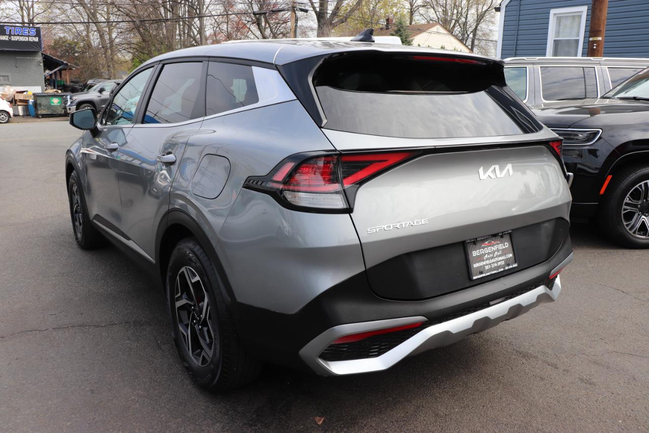 Kia Sportage LX FWD 2024