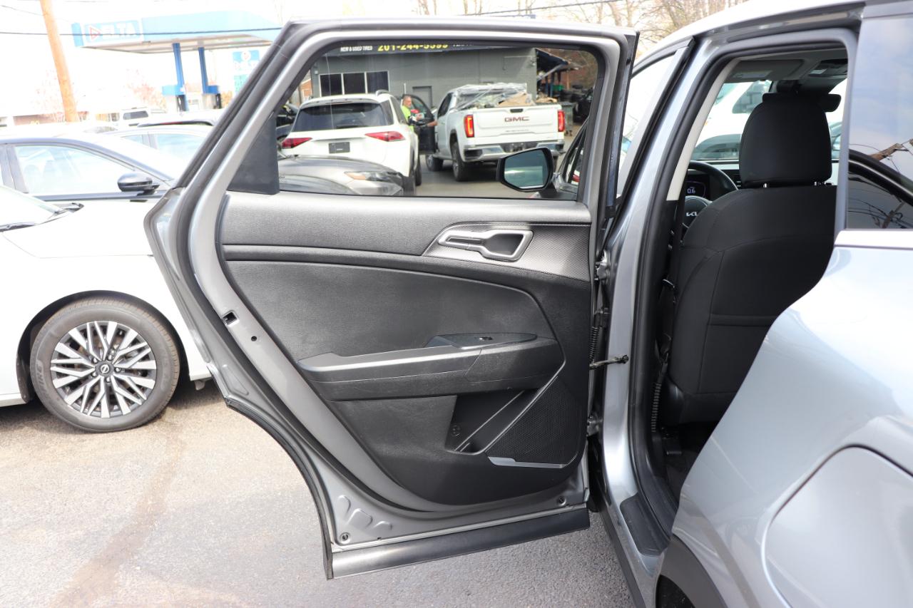 Kia Sportage LX FWD 2024