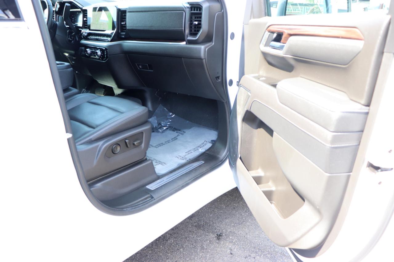 GMC Sierra 1500 4WD Crew Cab 147" SLT 2025