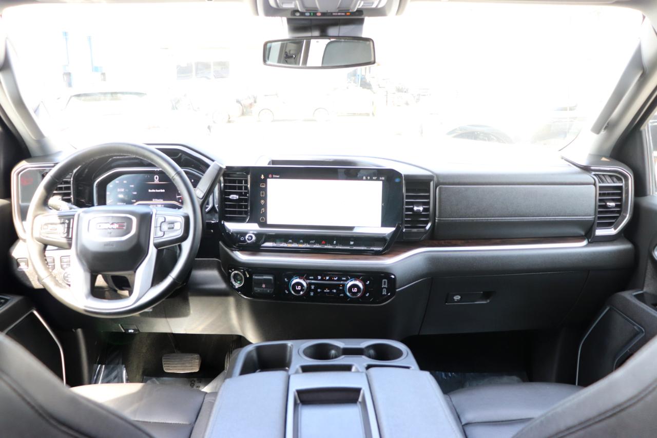 GMC Sierra 1500 4WD Crew Cab 147" SLT 2025