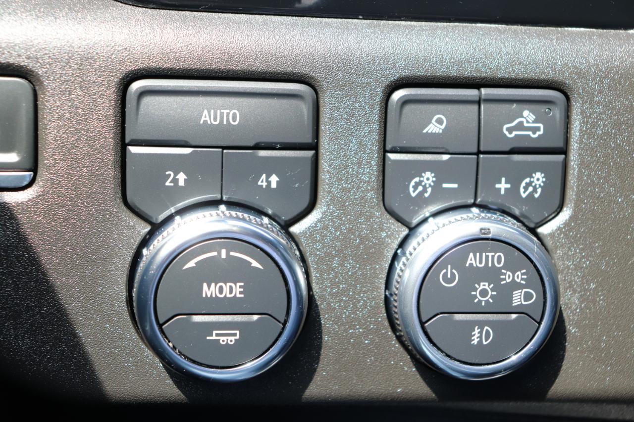 GMC Sierra 1500 4WD Crew Cab 147" SLT 2025