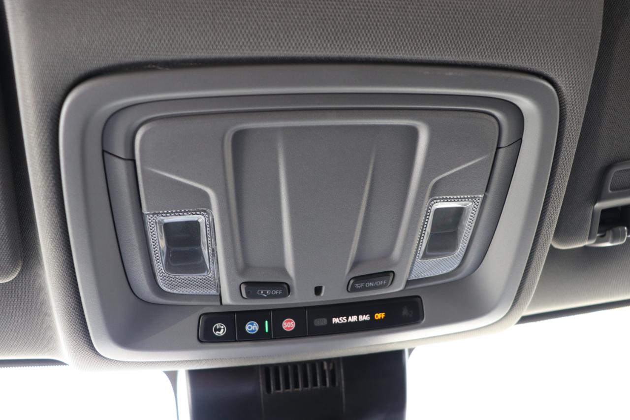 GMC Sierra 1500 4WD Crew Cab 147" SLT 2025