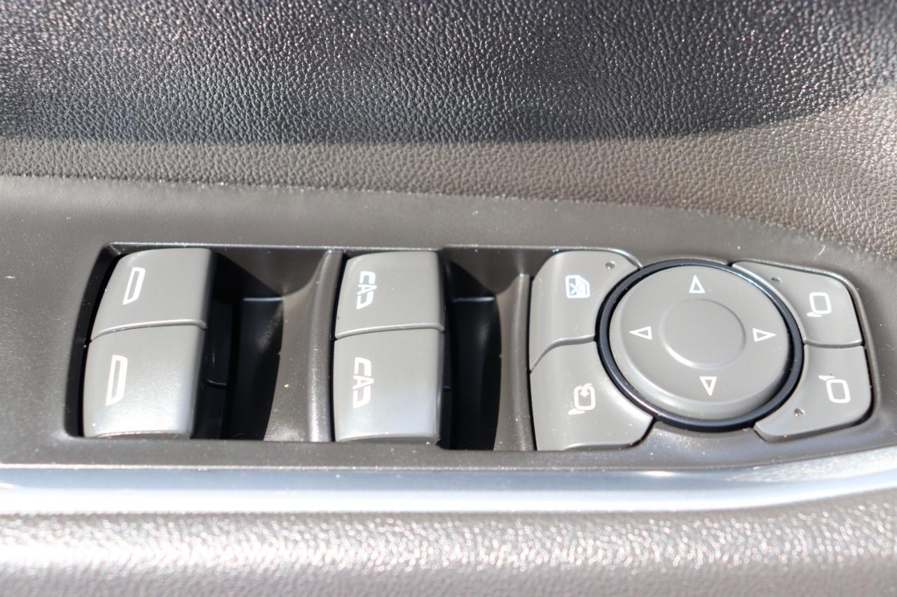 GMC Sierra 1500 4WD Crew Cab 147" SLT 2025