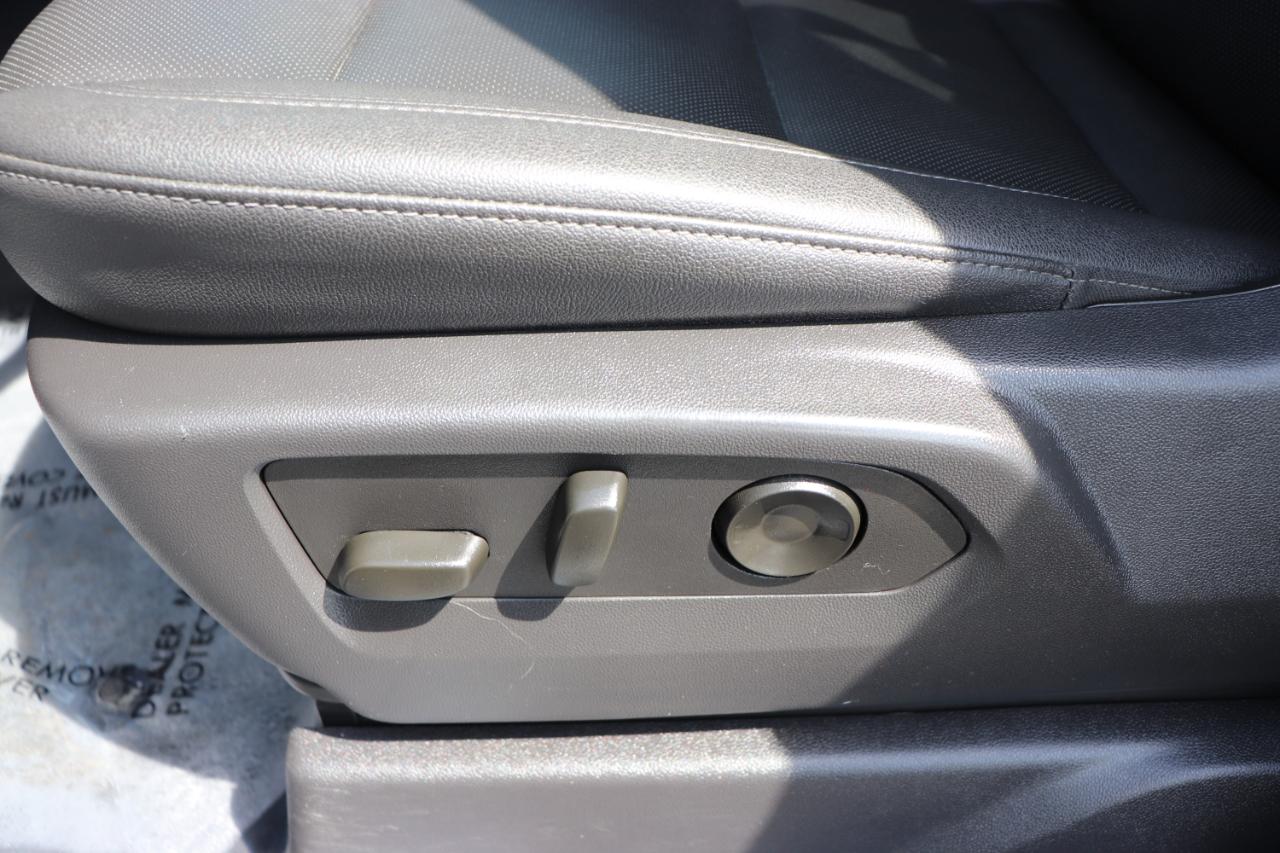 GMC Sierra 1500 4WD Crew Cab 147" SLT 2025