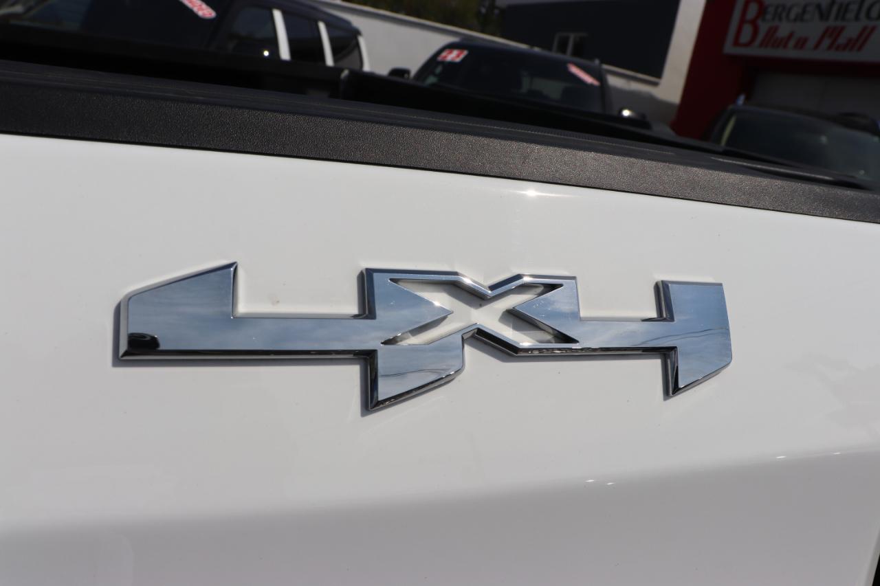 GMC Sierra 1500 4WD Crew Cab 147" SLT 2025