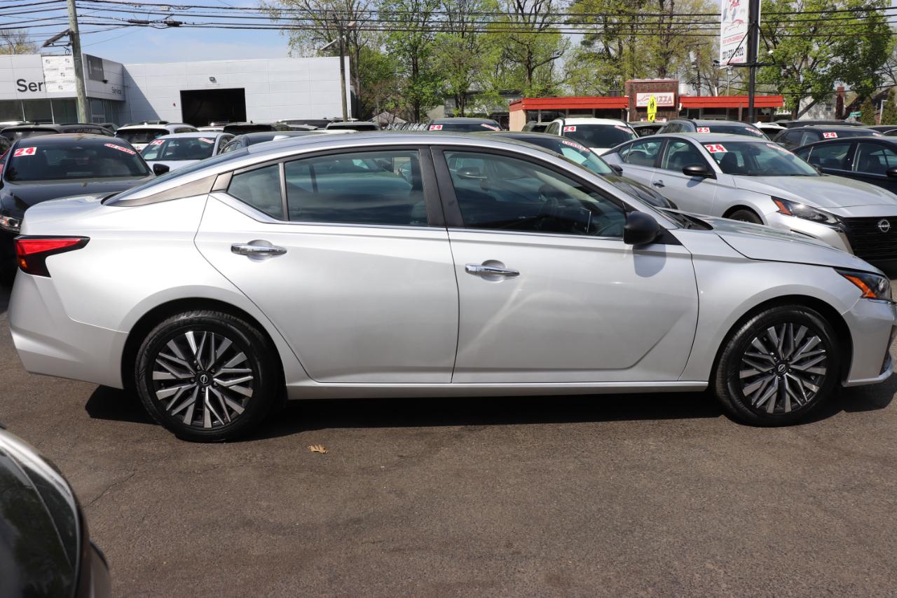 Nissan Altima 2.5 SV Sedan 2024