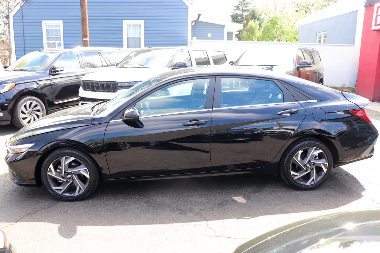 Hyundai Elantra SEL Convenience IVT 2025