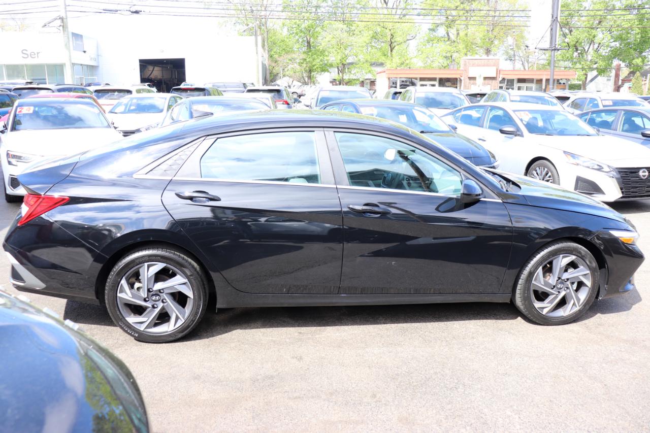 Hyundai Elantra SEL Convenience IVT 2025