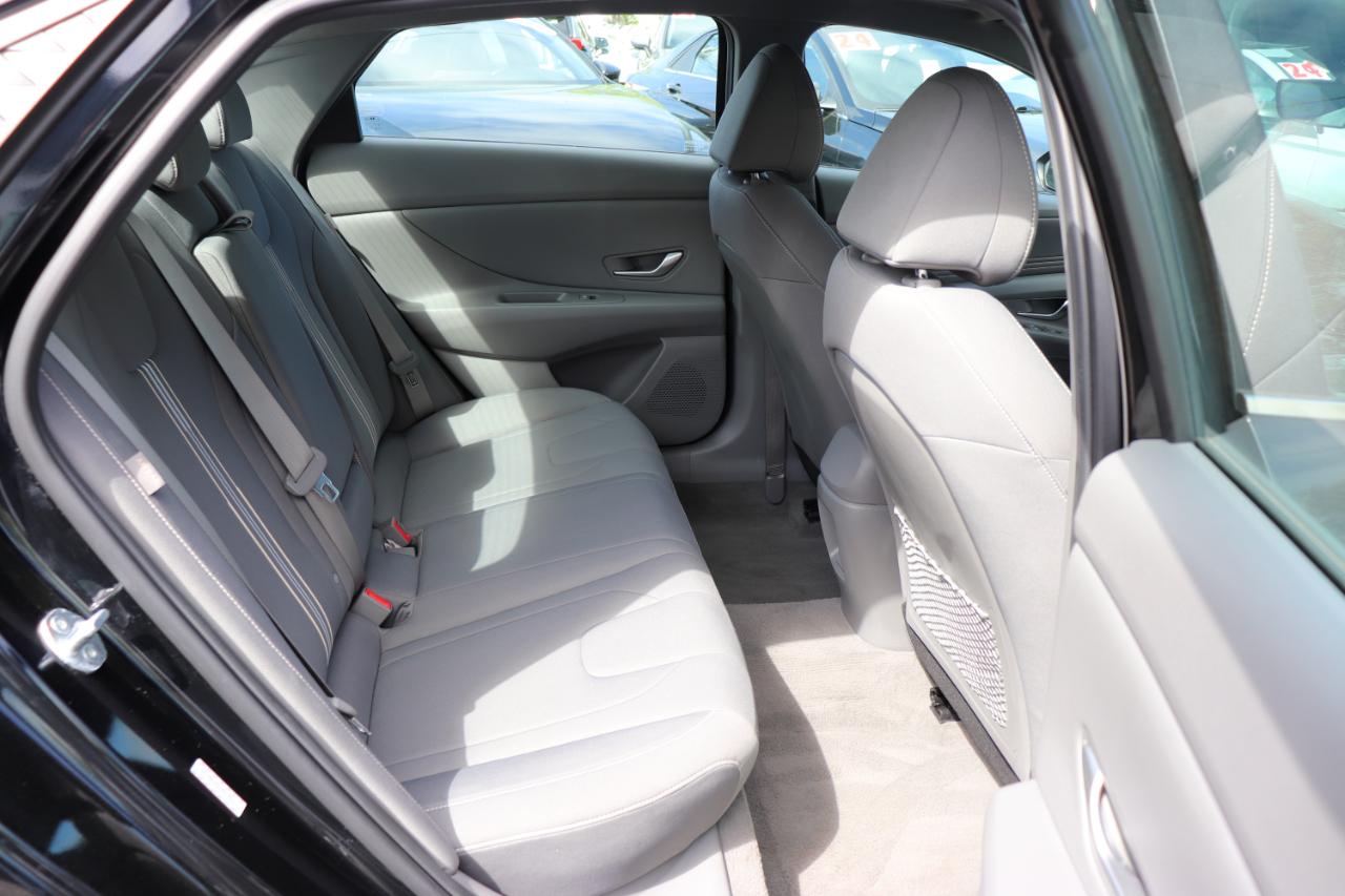 Hyundai Elantra SEL Convenience IVT 2025