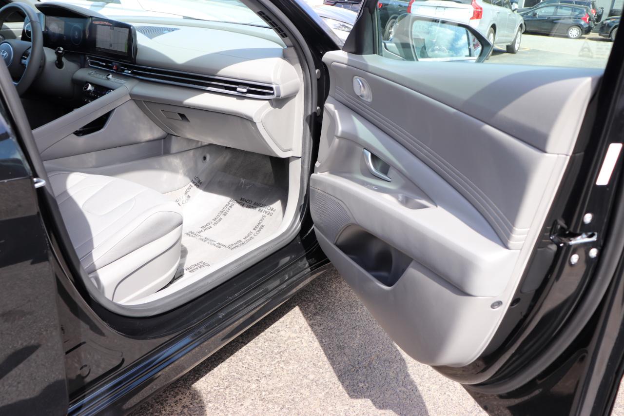 Hyundai Elantra SEL Convenience IVT 2025