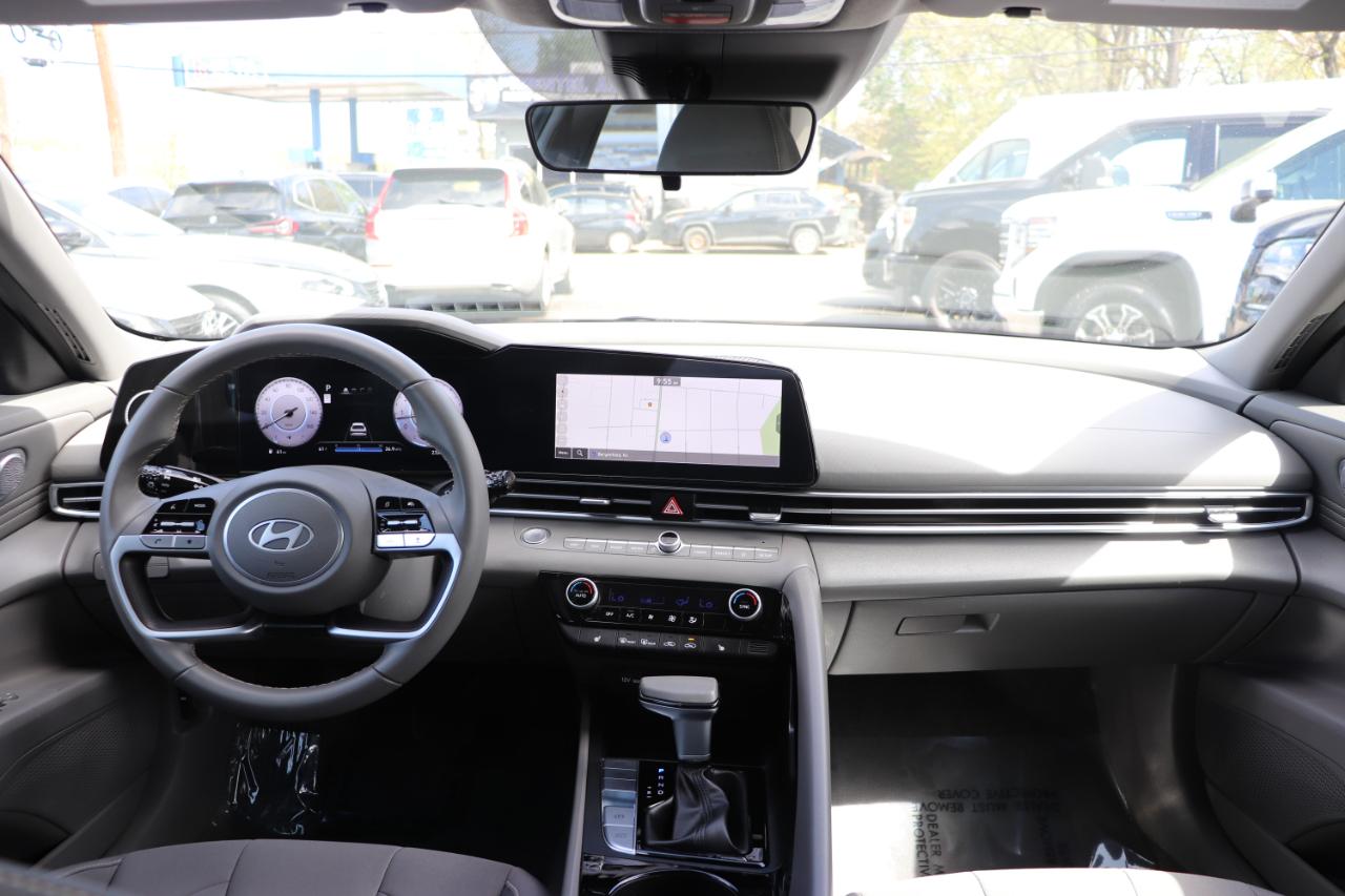 Hyundai Elantra SEL Convenience IVT 2025