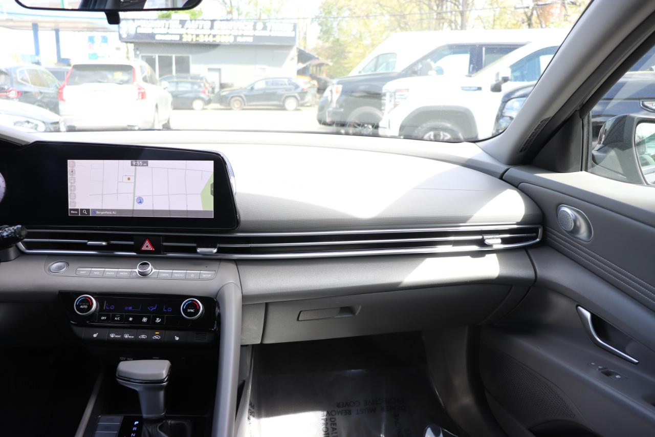 Hyundai Elantra SEL Convenience IVT 2025