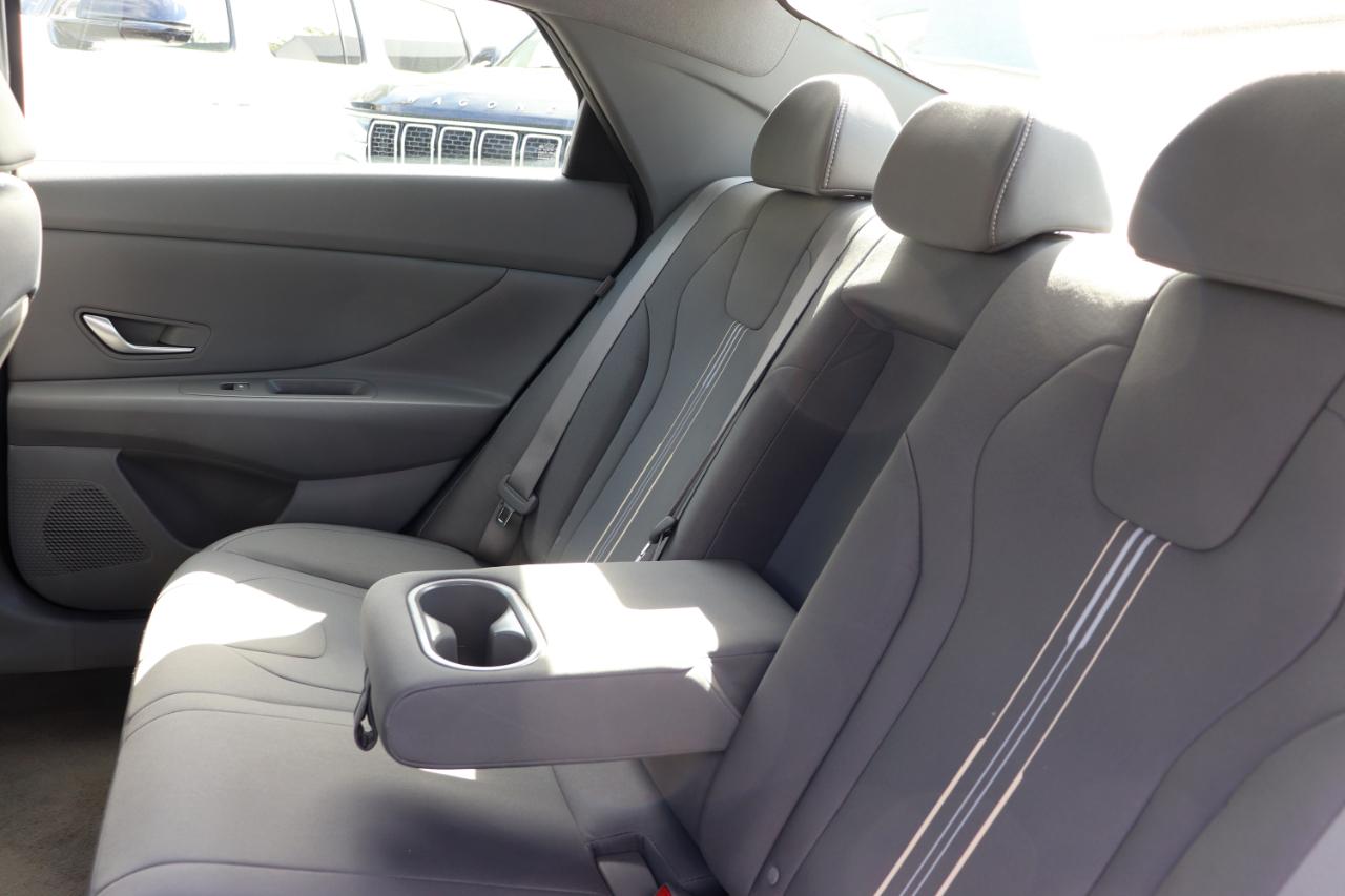 Hyundai Elantra SEL Convenience IVT 2025