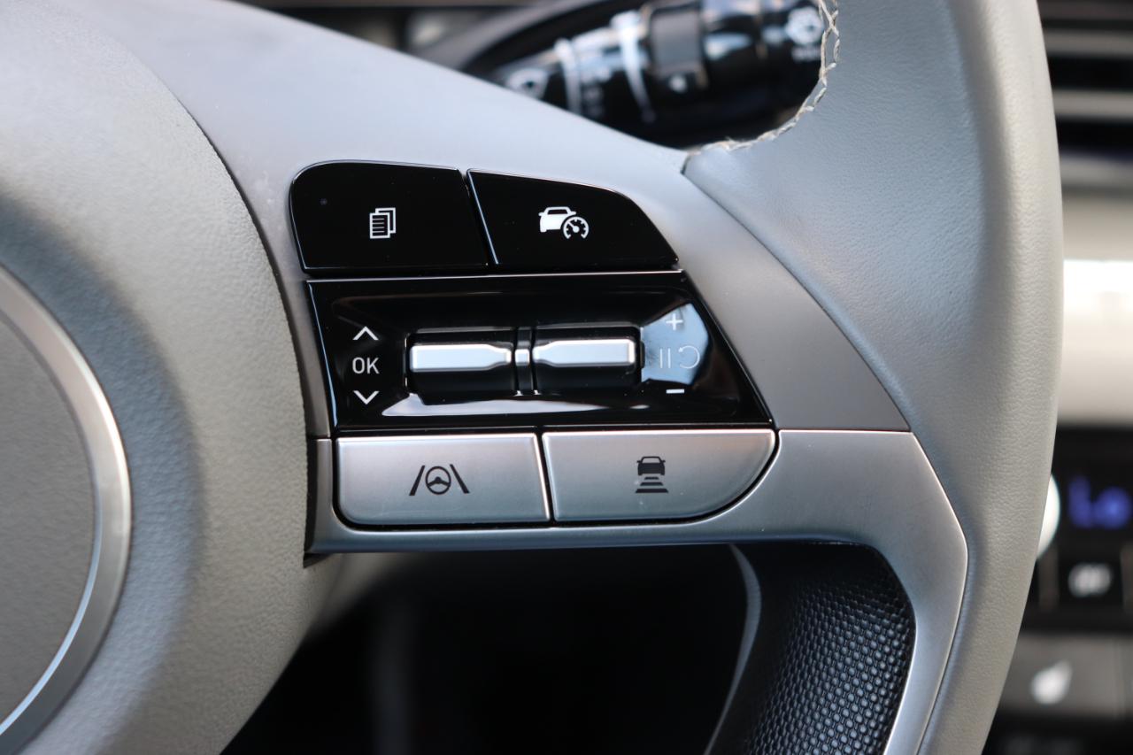 Hyundai Elantra SEL Convenience IVT 2025