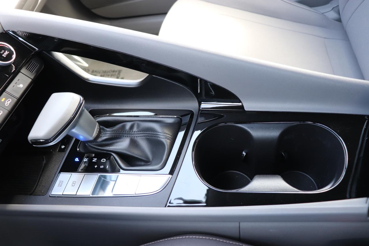 Hyundai Elantra SEL Convenience IVT 2025