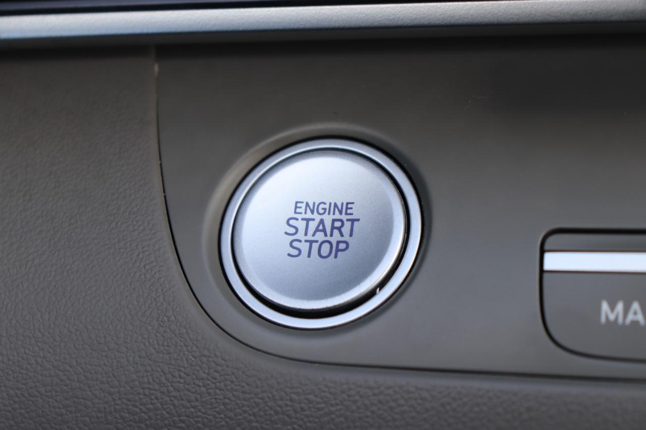 Hyundai Elantra SEL Convenience IVT 2025