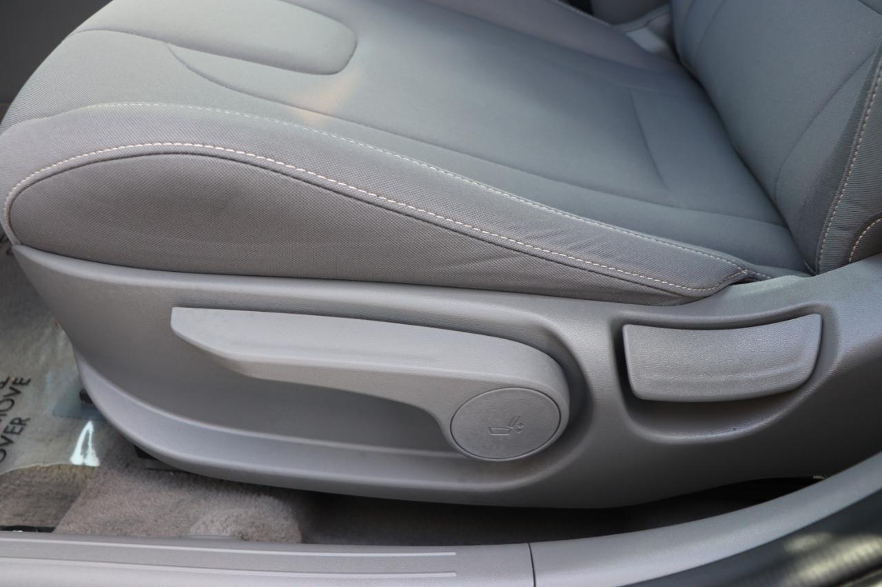 Hyundai Elantra SEL Convenience IVT 2025