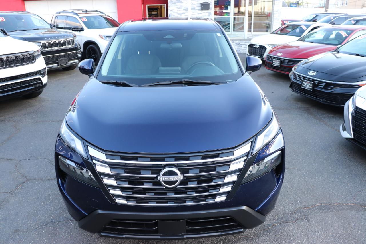 Nissan Rogue FWD SV 2024