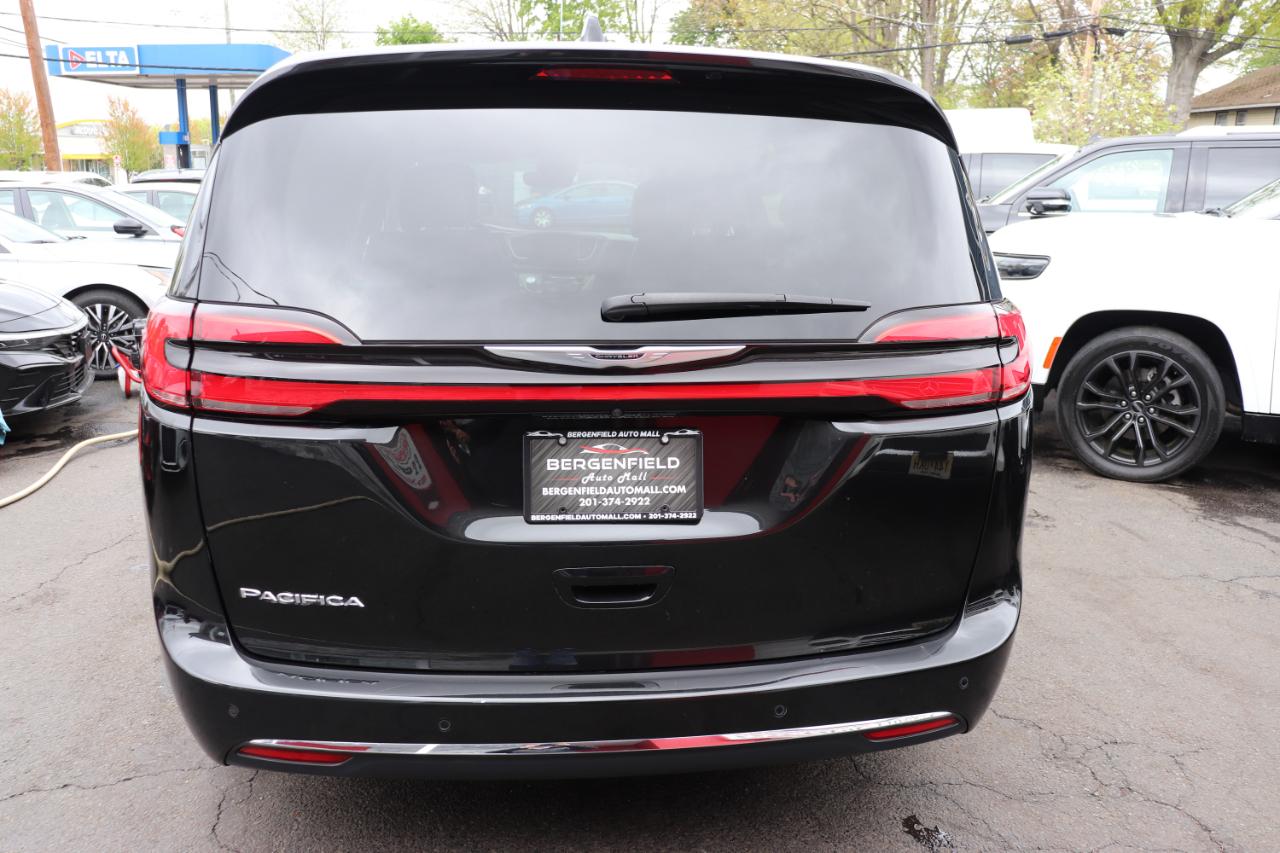 Chrysler Pacifica Touring L FWD 2023