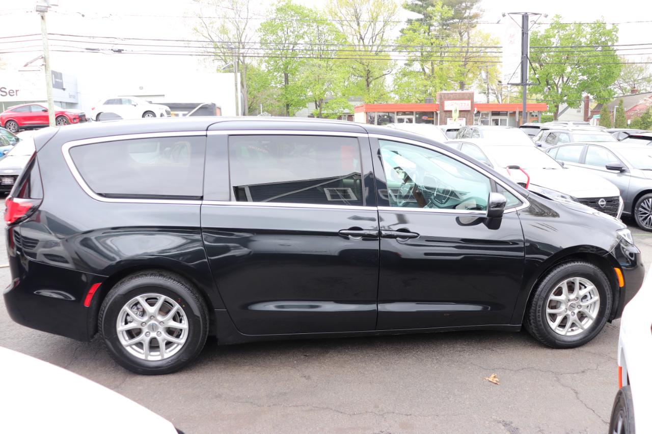 Chrysler Pacifica Touring L FWD 2023