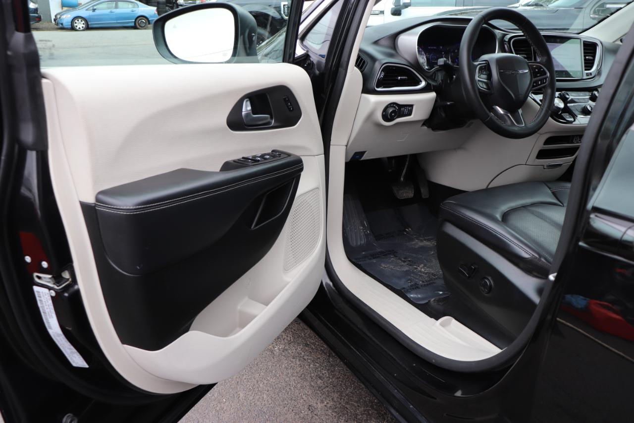 Chrysler Pacifica Touring L FWD 2023