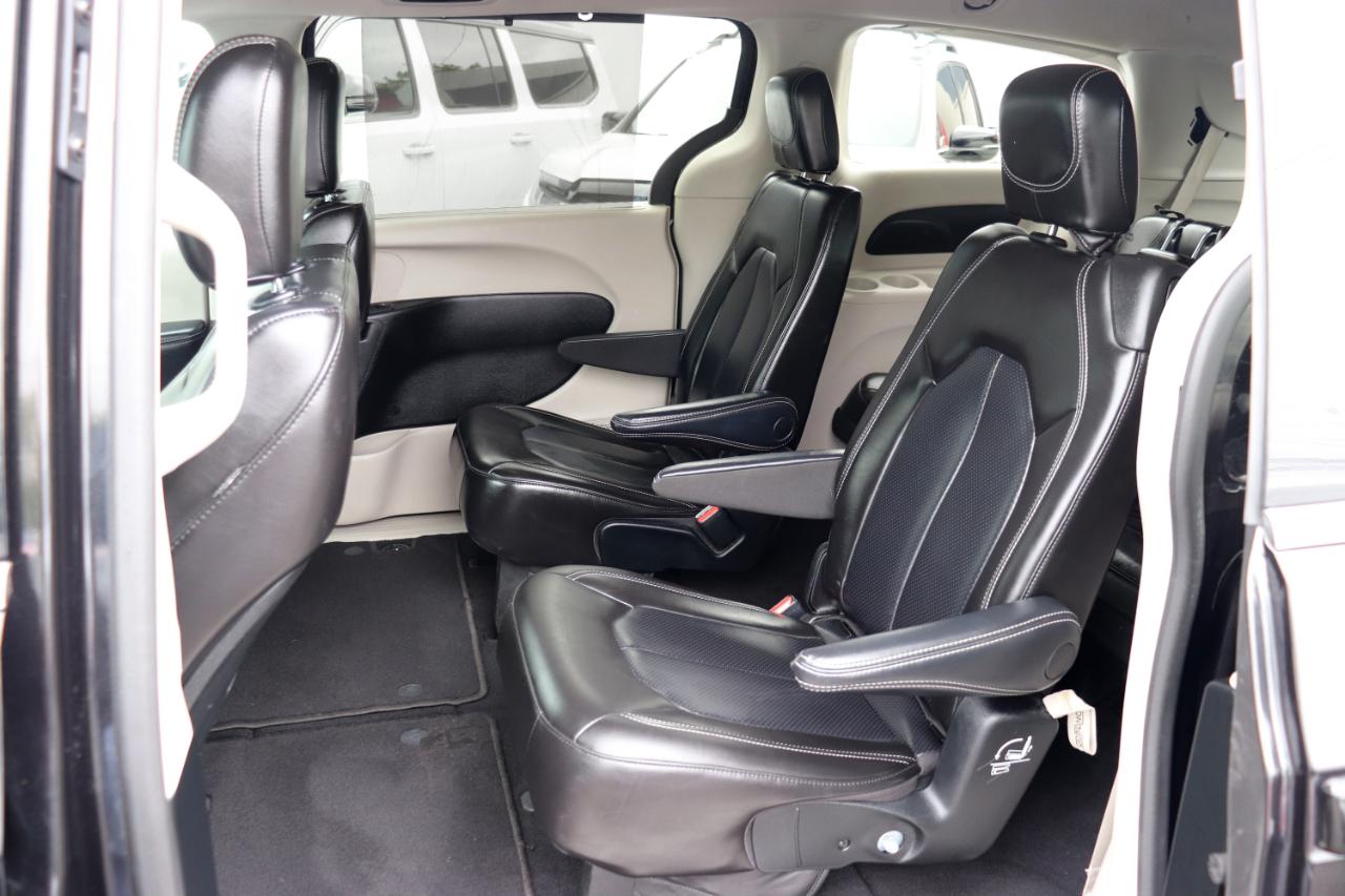 Chrysler Pacifica Touring L FWD 2023