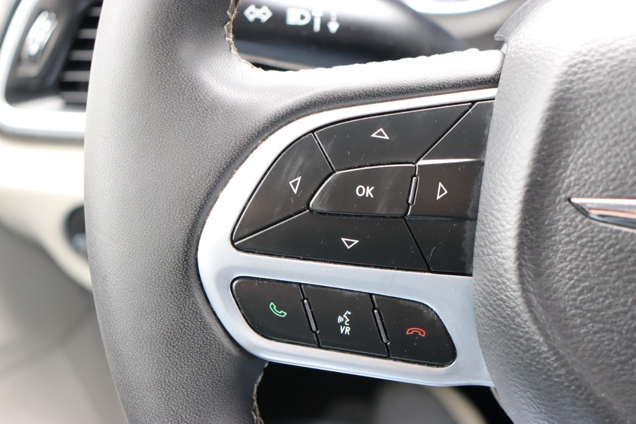 Chrysler Pacifica Touring L FWD 2023