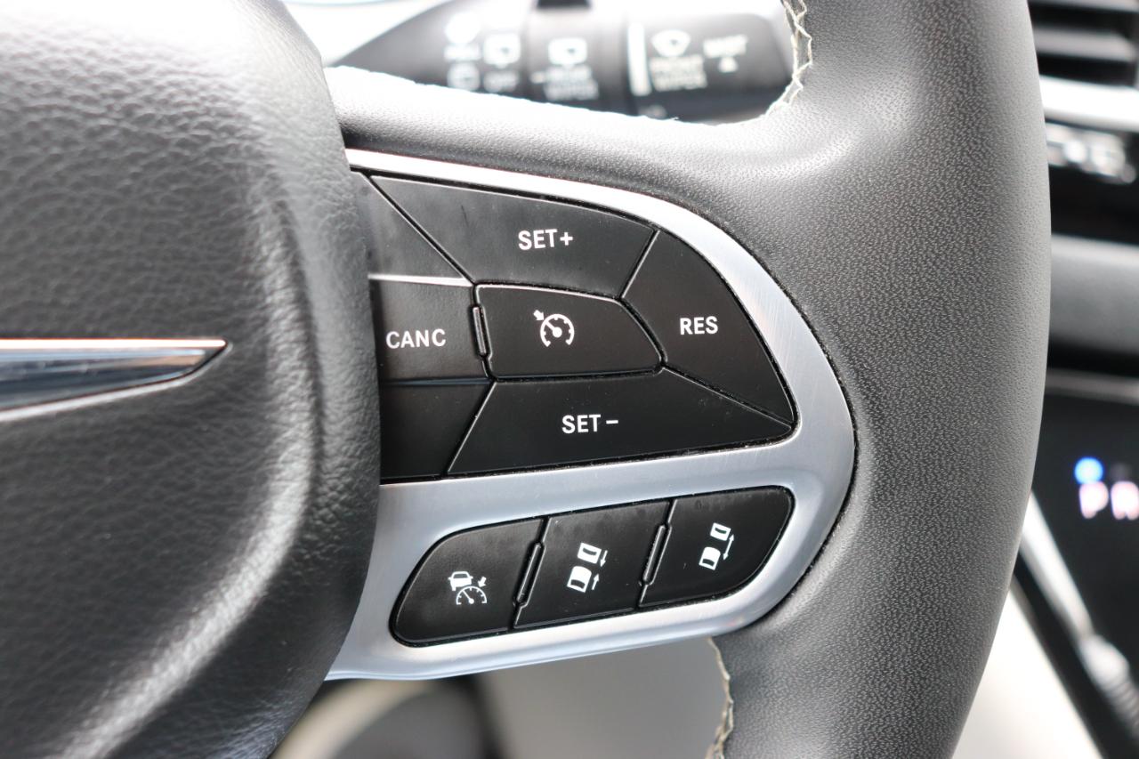 Chrysler Pacifica Touring L FWD 2023