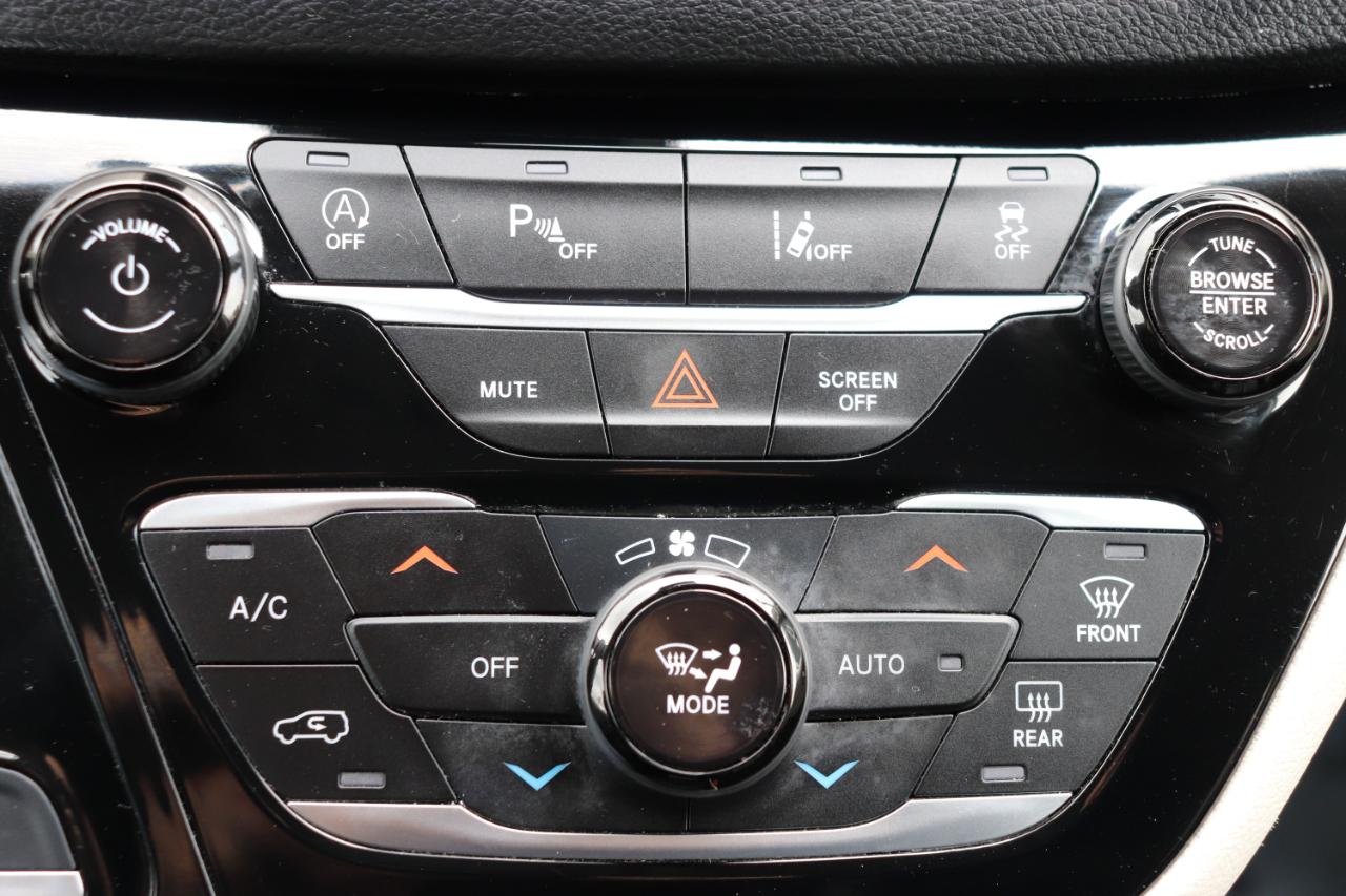 Chrysler Pacifica Touring L FWD 2023