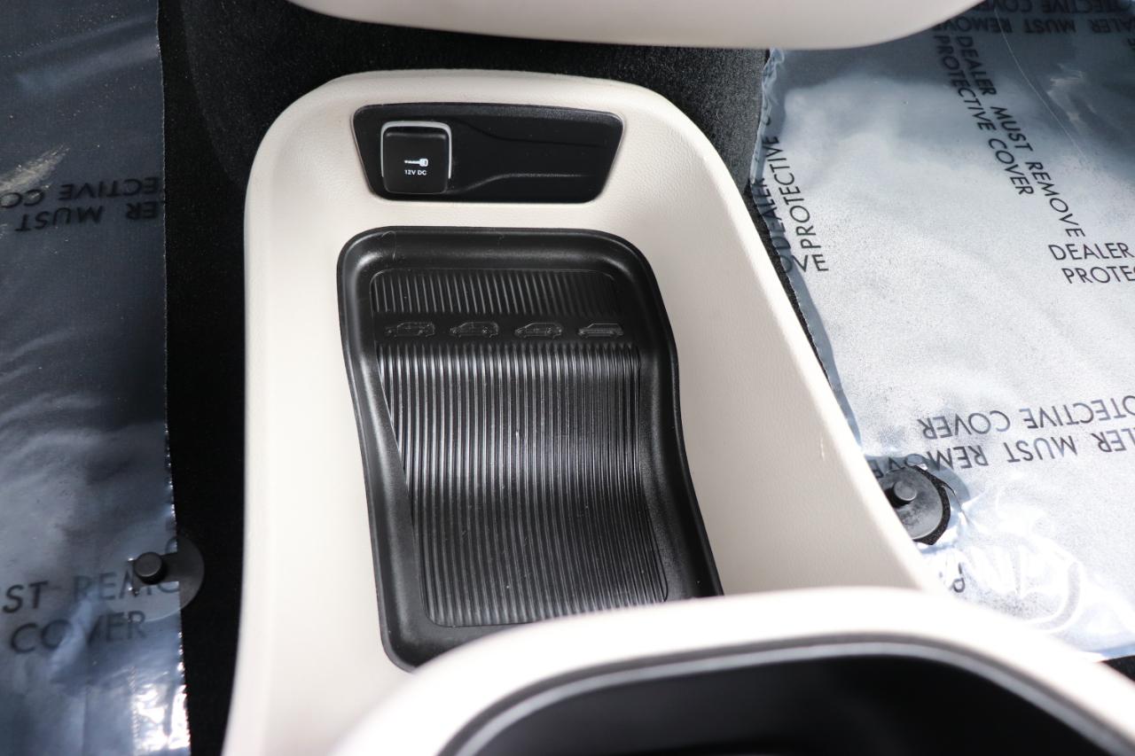 Chrysler Pacifica Touring L FWD 2023