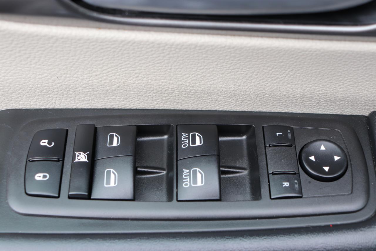 Chrysler Pacifica Touring L FWD 2023