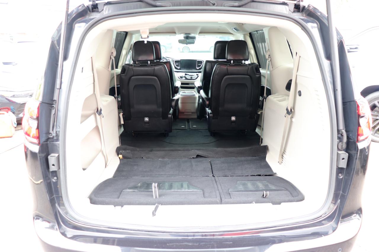 Chrysler Pacifica Touring L FWD 2023