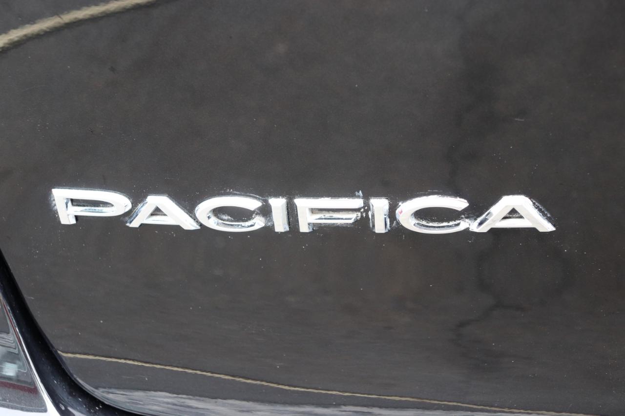 Chrysler Pacifica Touring L FWD 2023